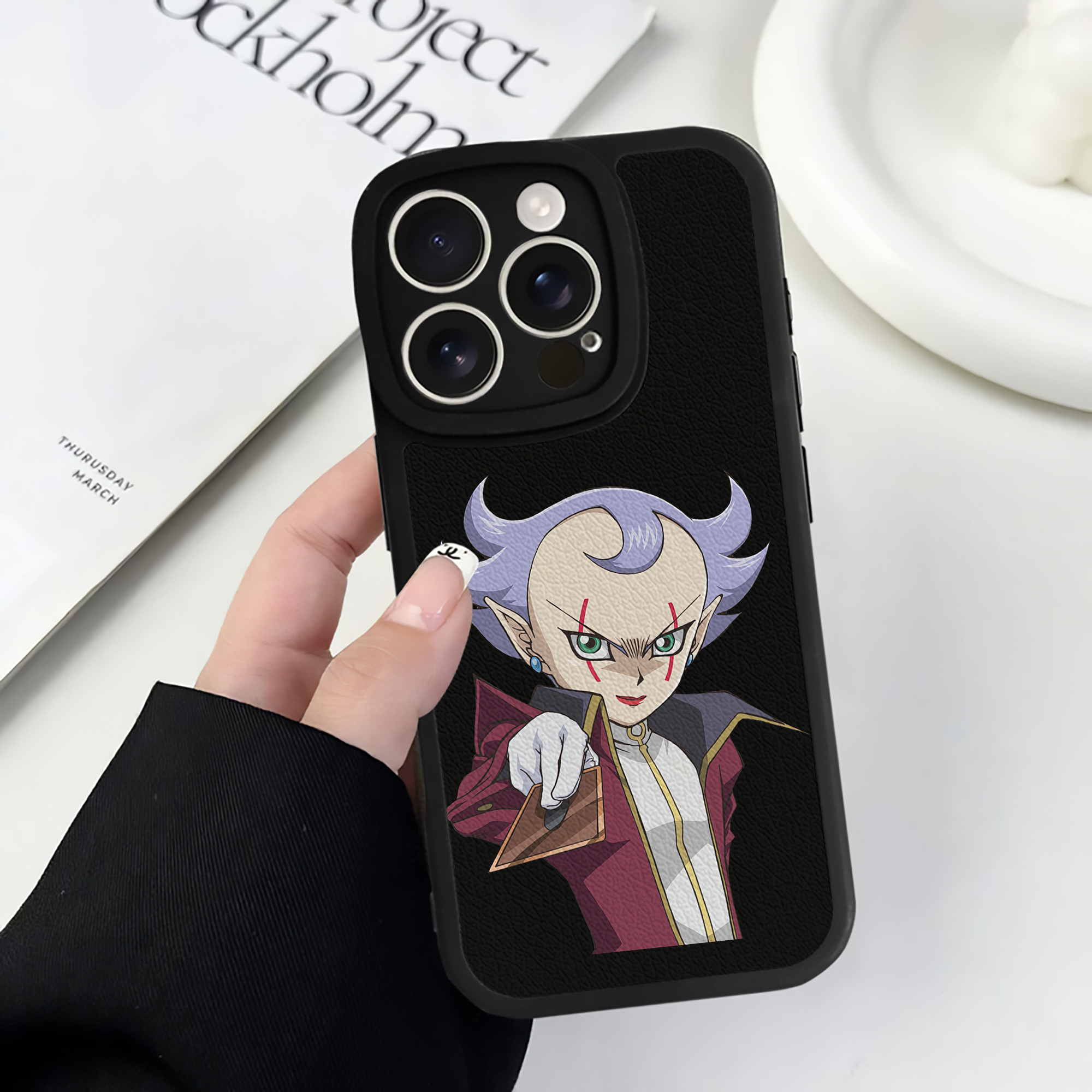 遊☆戯☆王 Yu-Gi-Oh! 【iPhone 16シリーズ対応】シリコンスマホケース（レザー調） 材質：シリコン